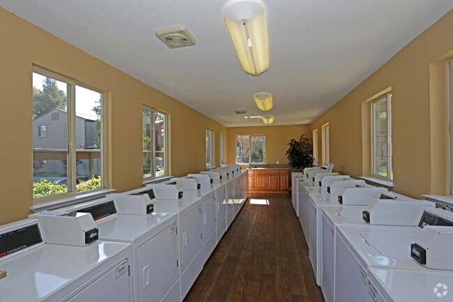 Woodglen at the Meadows, Citrus Heights, CA 95610 - photo 3