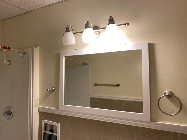 16 Stewart St unit second floor, Amsterdam, NY 12010 - photo 5