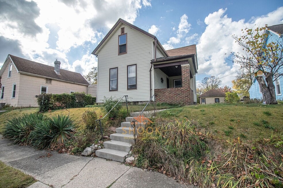RENOVATED 3BR/2BA HOME CLOSE TO DOWNTOWN