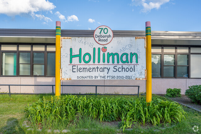 Locals love Holliman Elementary for its suburban convenience and its competent staff.