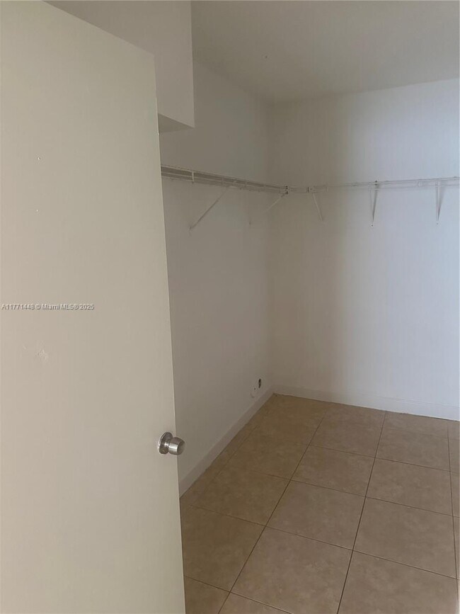 3670 N 56th Ave, Hollywood, FL 33021 - photo 5