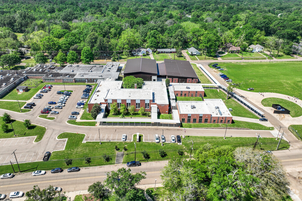 Raymond Elementary School serves the outlying hinds county.