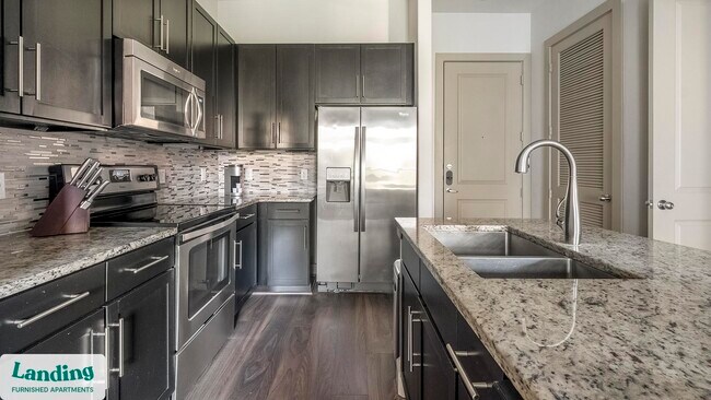 2626 Fountain View Dr unit 1-329, Houston, TX 77057 - photo 7