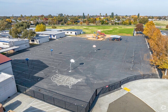 Las Palmas Elementary School has great academic and athletic opportunities for students.