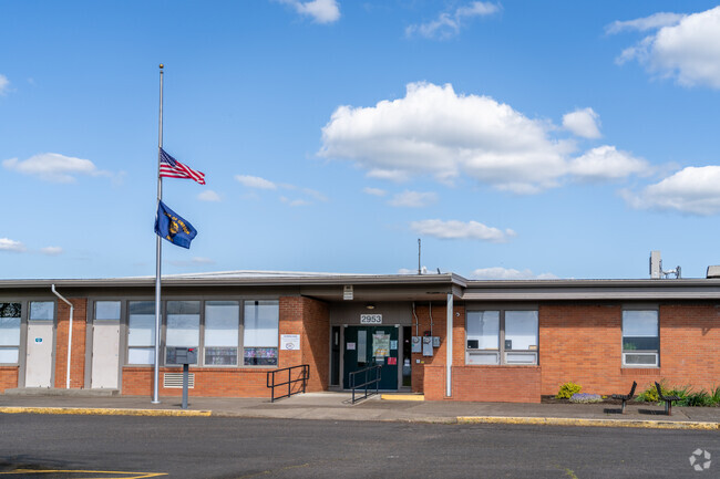 Clover Ridge Elementary School is a public school in Albany, Oregon.