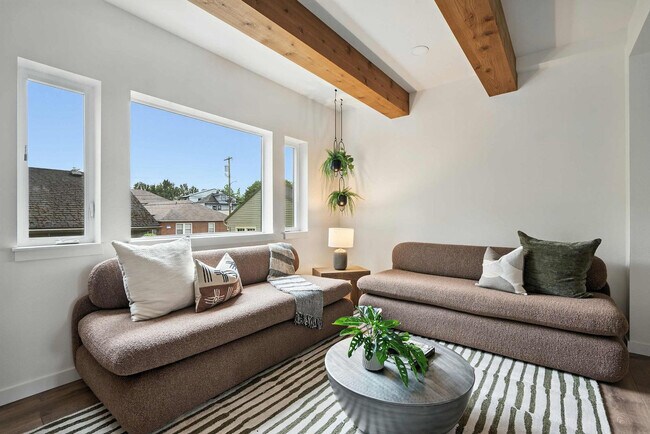 925 NE 23rd Ave unit ID1309839P, Portland, OR 97232 - photo 3