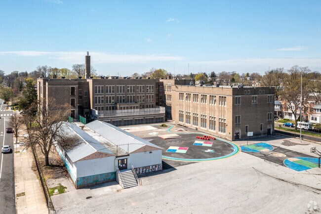 Eleanor C Emlen School Alt photo 1