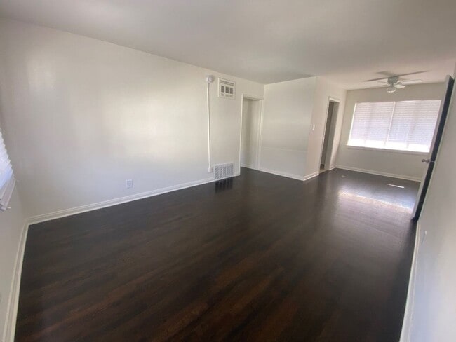 Modern 1BR with Balcony & Parking – Live the LA Lifestyle at 221 Union #16, Los Angeles, CA 90026 - photo 3
