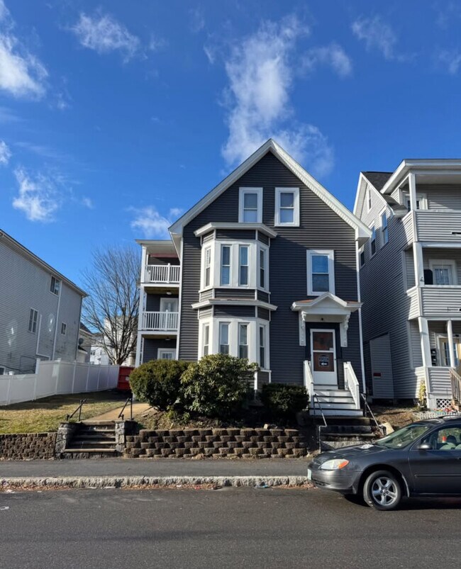 180 Notre Dame Ave unit 3, Manchester, NH 03102 - photo 2