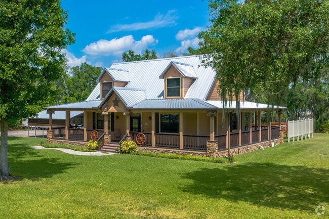 Farmhouse style homes give Willow Oak a