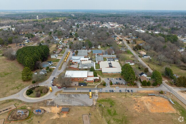 Franklinton, NC's Franklinton Elementary School serves over 500 students.