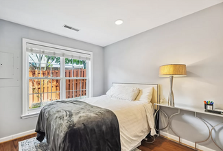 6310 Pine Stand Ln, Alexandria, VA 22312