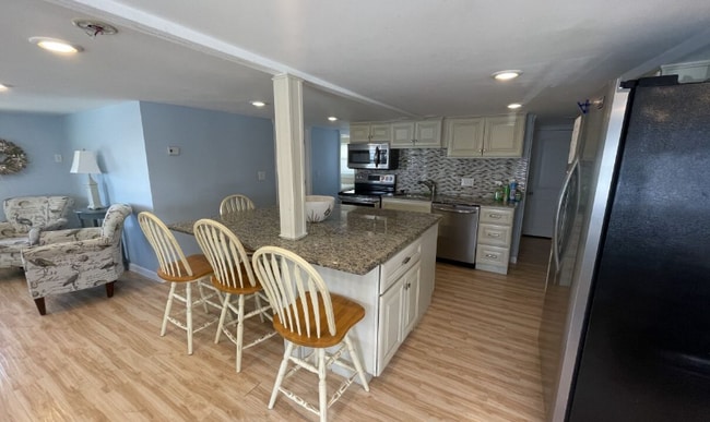 7 Atlantic Ave unit Downstairs, Hampton, NH 03842 - photo 3