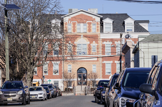 Number Three School in Fairview, NJ receives an overall score of C- from Niche.