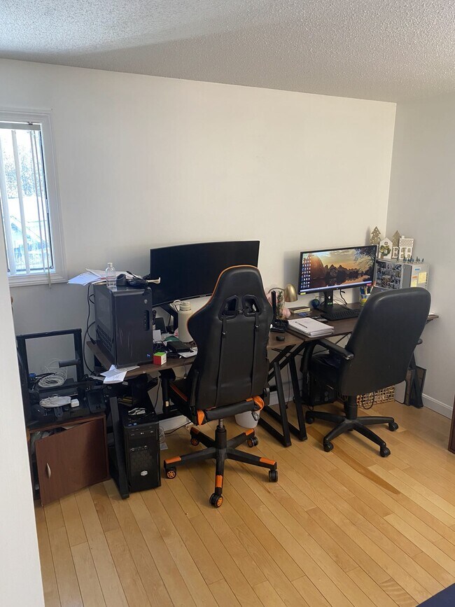 100 E Meadow Rd unit 4, Lowell, MA 01854 - photo 7