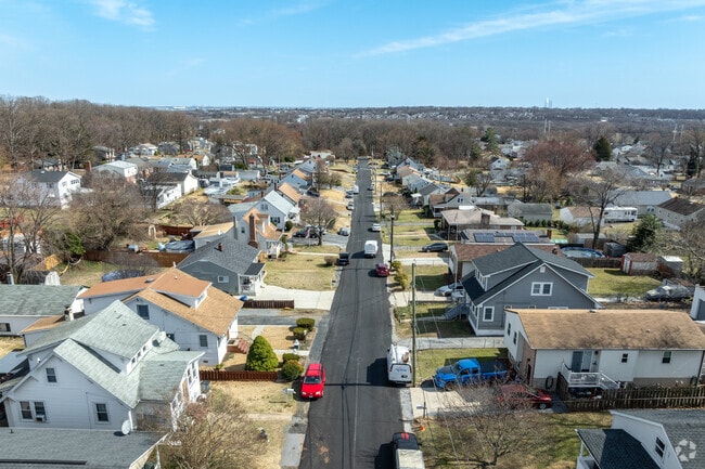 Many of the homes in Baltimore Highlands have driveways.