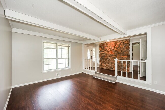 4280 Valley Lake Terrace SW, College Park, GA 30349 - photo 5