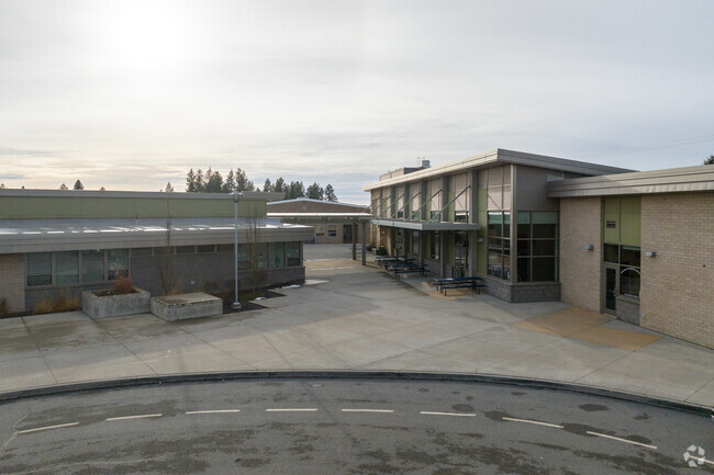 Freeman Elementary has a parking lot out front for visitors and staff.