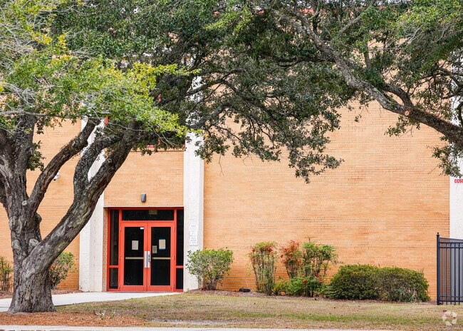 Pinehurst Elementary School welcomes students.