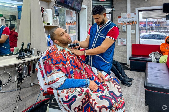 La Cancha Barber shop is always great for a quick clean up in Weequahic, NJ.