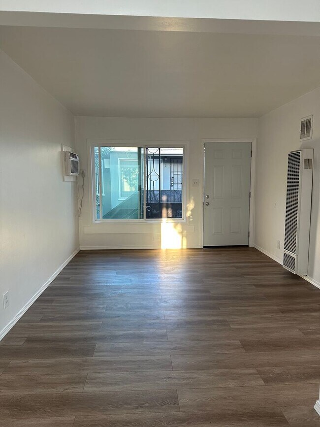 13222-13226 MacLay St unit 13226 Maclay St 6, San Fernando, CA 91340 - photo 3