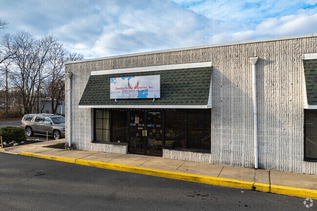 The student-teacher ratio at Destiny Calling Academy is 2 to 1.