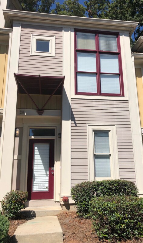 1049 Park Dr W, Charlotte, NC 28209