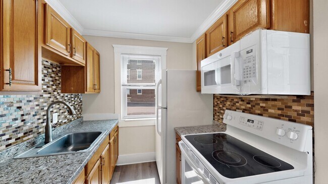 5 Ropes St unit 1, Salem, MA 01970 - photo 2