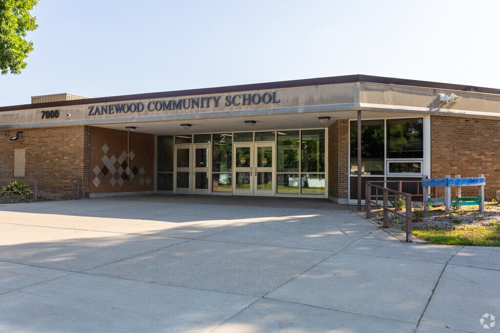 Zanewood Community School provides education in the neighborhood of 
Brooklyn Park