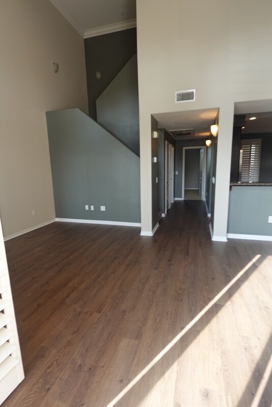 8894 Spectrum Center Blvd, San Diego, CA 92123 - photo 2