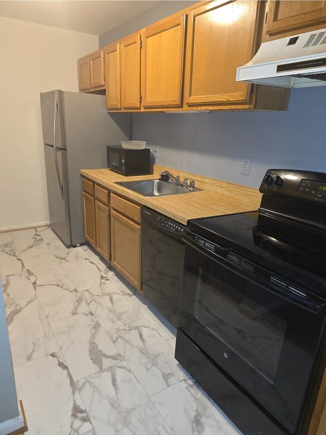 2071 Alice Ave Unit Rosecroft Commons, Oxon Hill, MD 20745