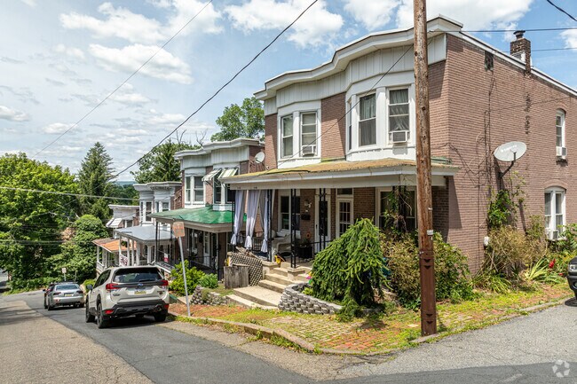 Brick duplexes are common along Pottsville’s sloping streets.