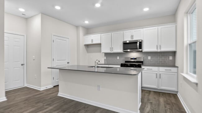 140 Pisgah St, Sanford, NC 27330 - photo 3