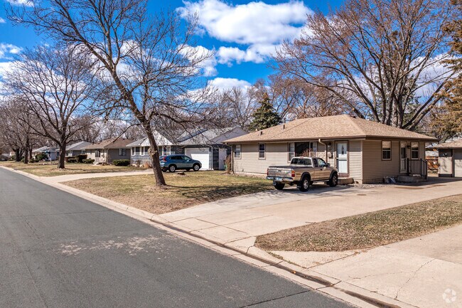Ramblers with detached garages are the most common home style in Rice Creek Terrace East.