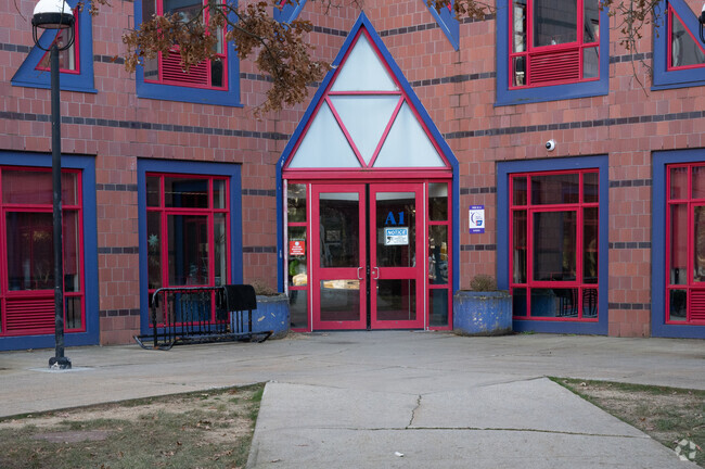 The entrance of Murdock Middle/High School Winchendon.