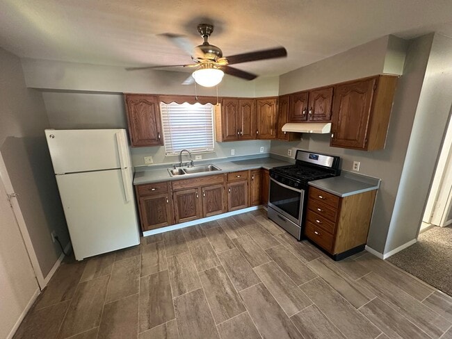 2201 Belmont Rd unit . B, Parkersburg, WV 26101 - photo 4