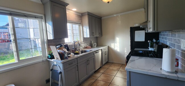 845 Apgar St unit B, Emeryville, CA 94608 - photo 7