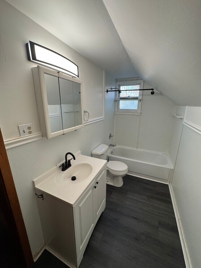 57 Bartlett Ave unit 4, Pittsfield, MA 01201 - photo 5