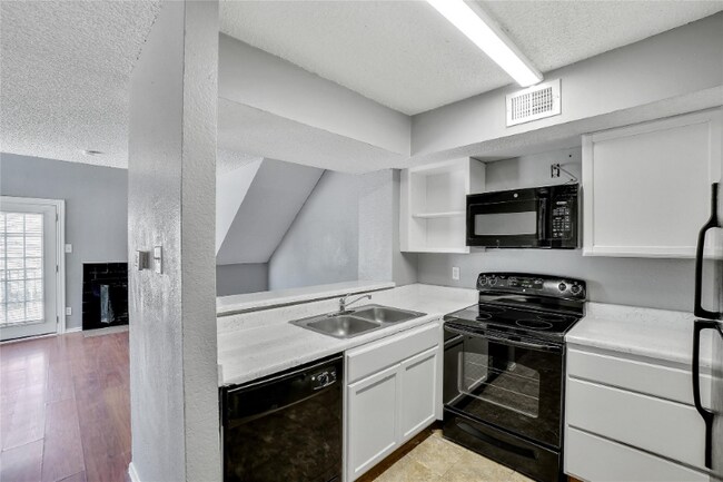 9815 Walnut St unit H214, Dallas, TX 75243 - photo 5