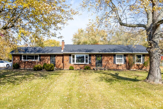 Hunter's ranch-style homes frequently have mature trees.