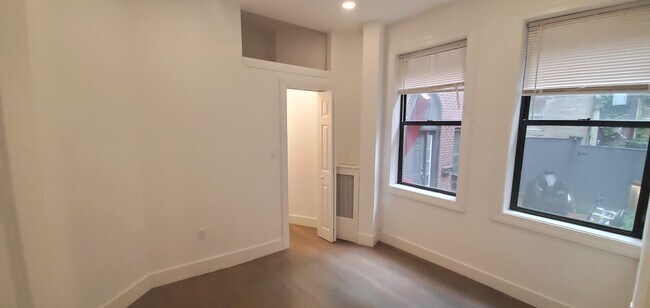 24 Phillips St unit 24-2, Boston, MA 02114 - photo 6