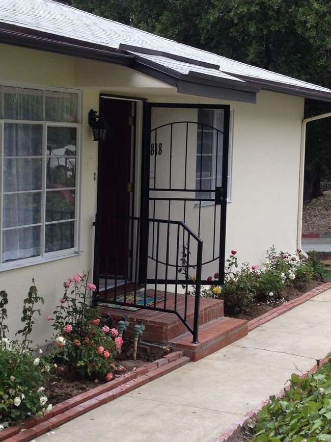 1818 Verdugo Loma Dr, Glendale, CA 91208 - photo 3