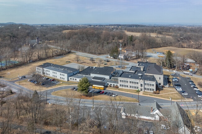 Cornwall Elementary School has a student-teacher ratio of 14 to 1.