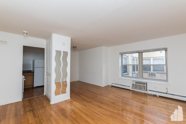 6830 N Sheridan Rd unit 575, Chicago, IL 60626 - photo 2