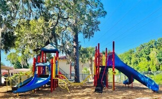 825 Cypress St, Tarpon Springs, FL 34689