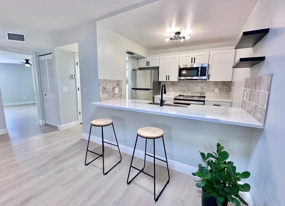 Kitchen & Dining Area