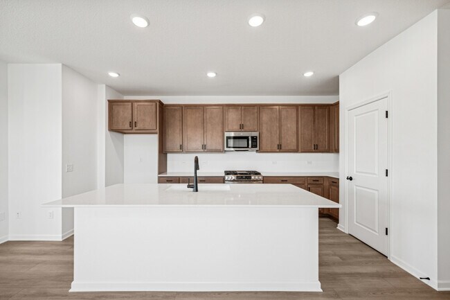 10555 Harbor Ln N, Maple Grove, MN 55369 - photo 5