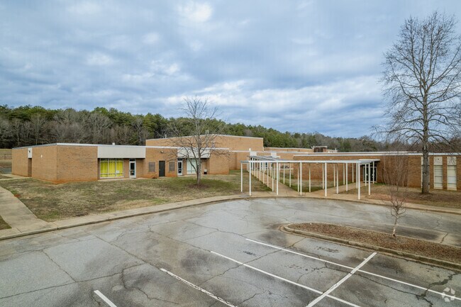 Parking at Jesse S. Bobo Elementary School