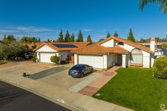 Homes in Golden Triangle North, Murrieta offer modern layouts and unbeatable access to shopping and dining.