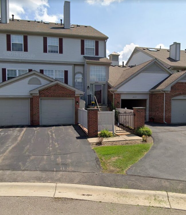 49467 Pointe Crossing, Plymouth, MI 48170